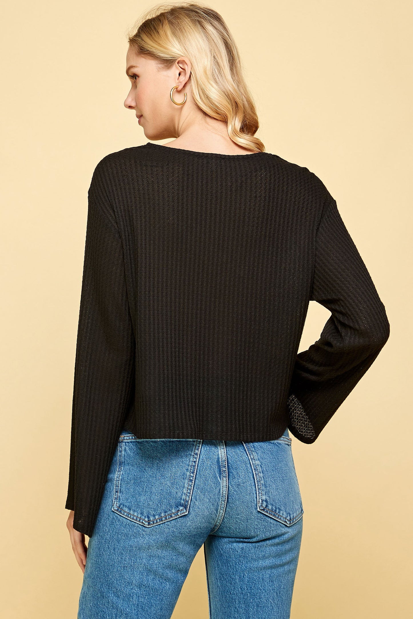 BLACK LONG SLEEVE WAFFLE TOP