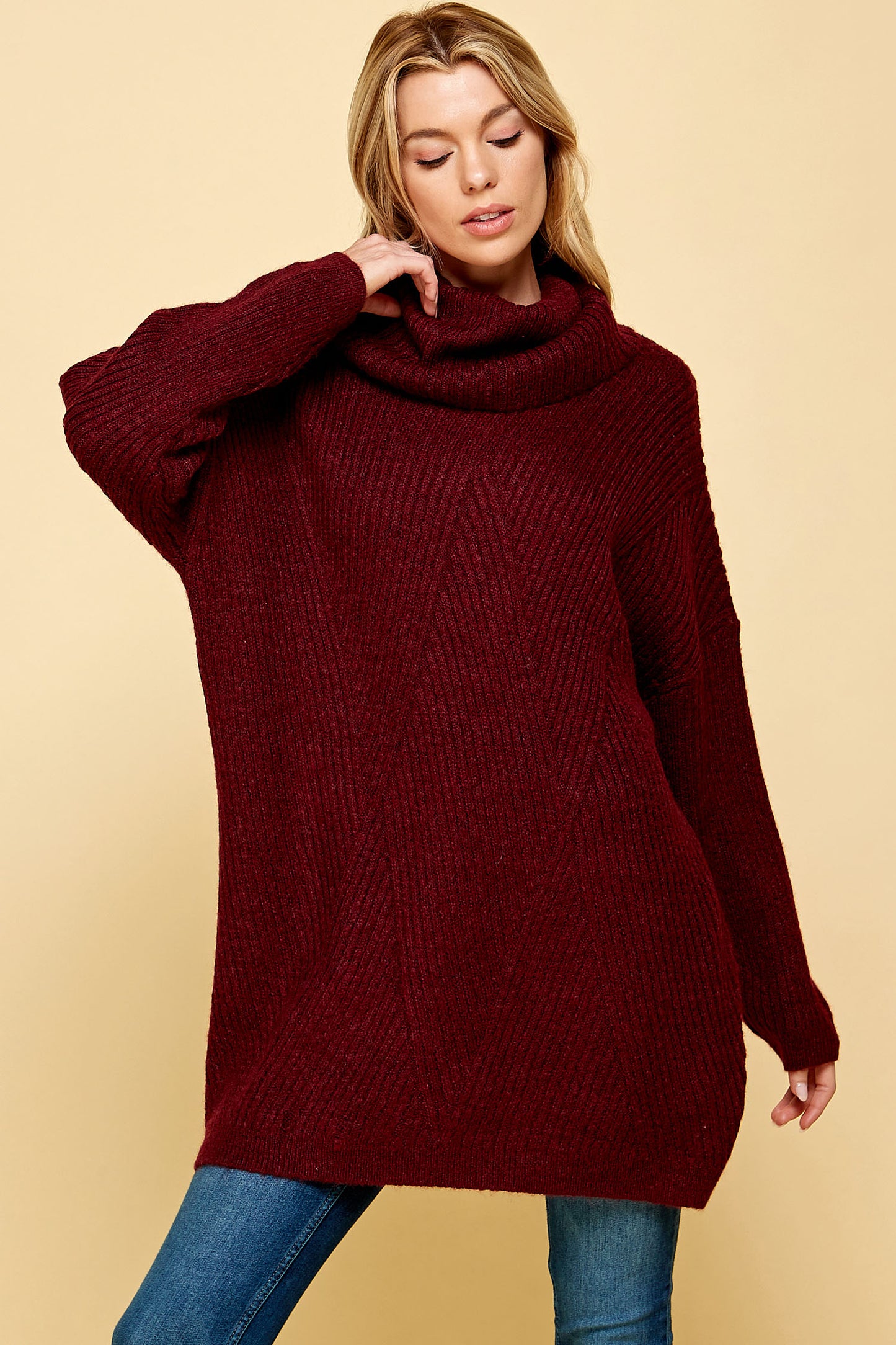 HEAVY KNIT LONG TURTLENECK IN BURGUNDY