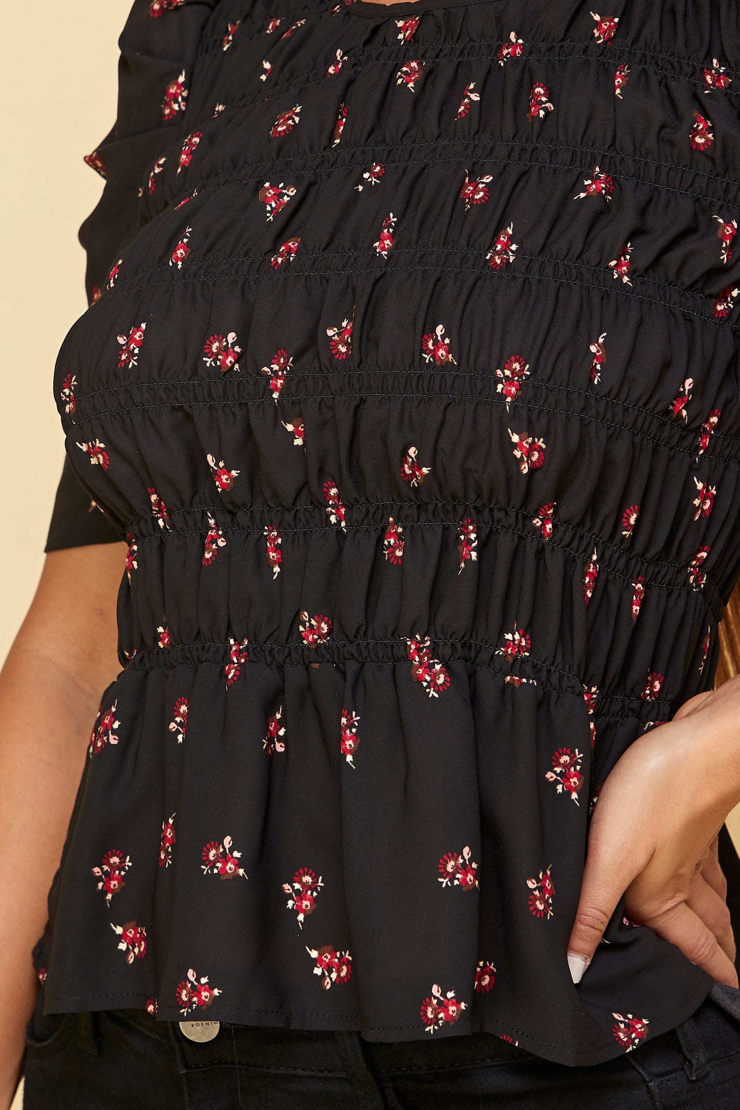 BLACK FLORAL SHORT SLEEVE PEPLUM TOP