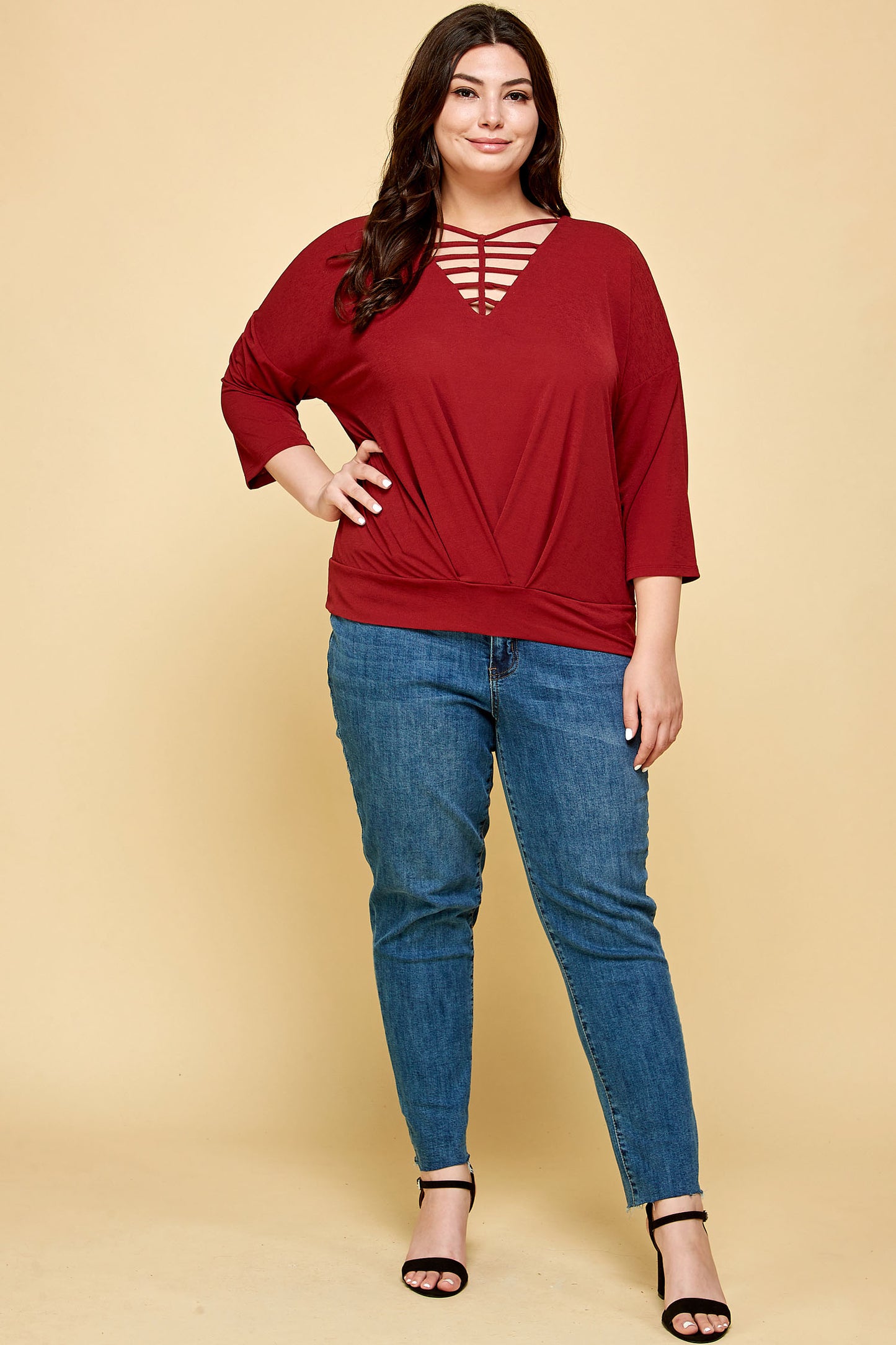 PLUS SIZE CUTOUT TOP IN RED