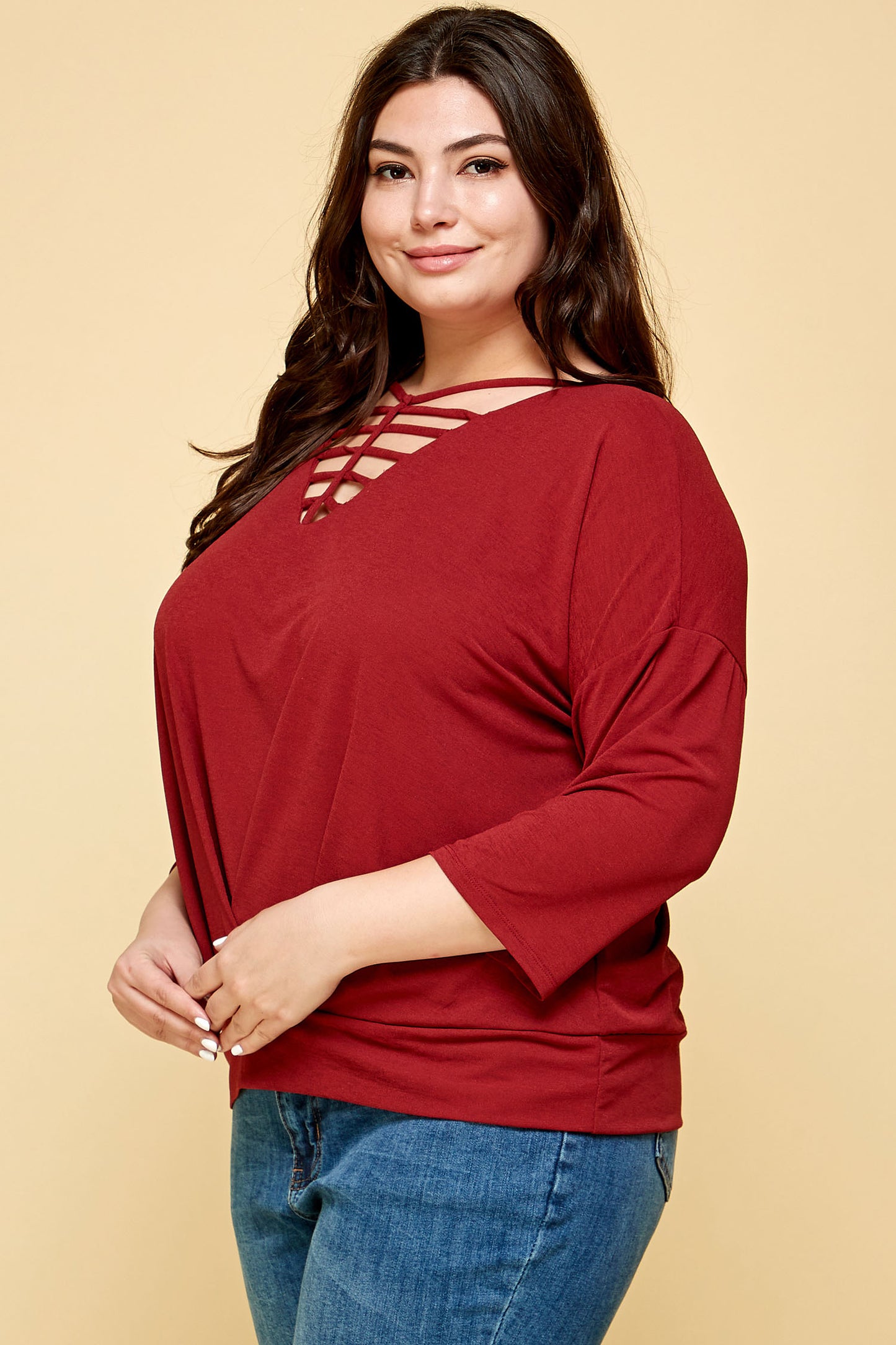 PLUS SIZE CUTOUT TOP IN RED