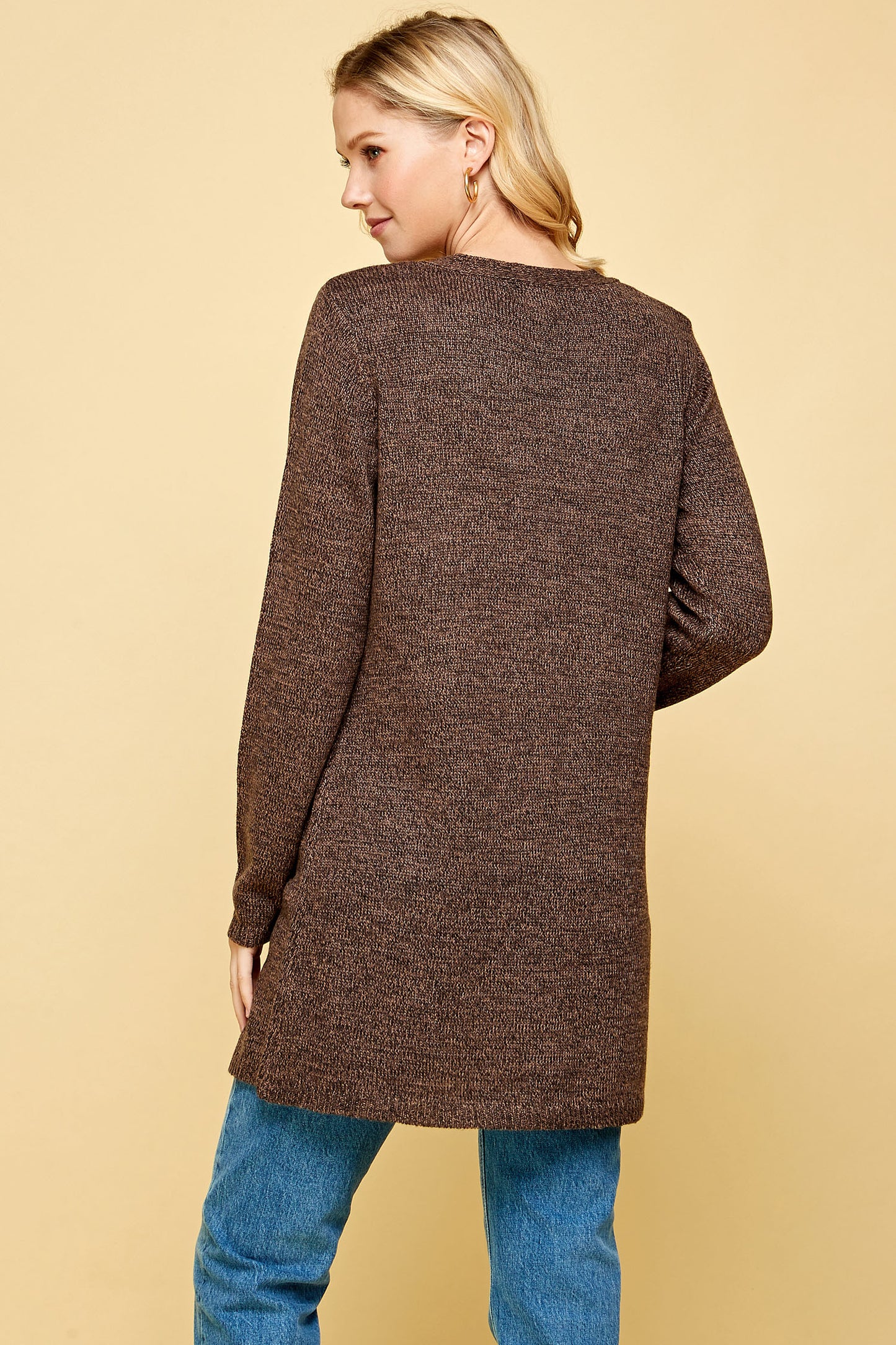BUTTON FRONT V-NECK KNIT CARDIGAN IN BROWN