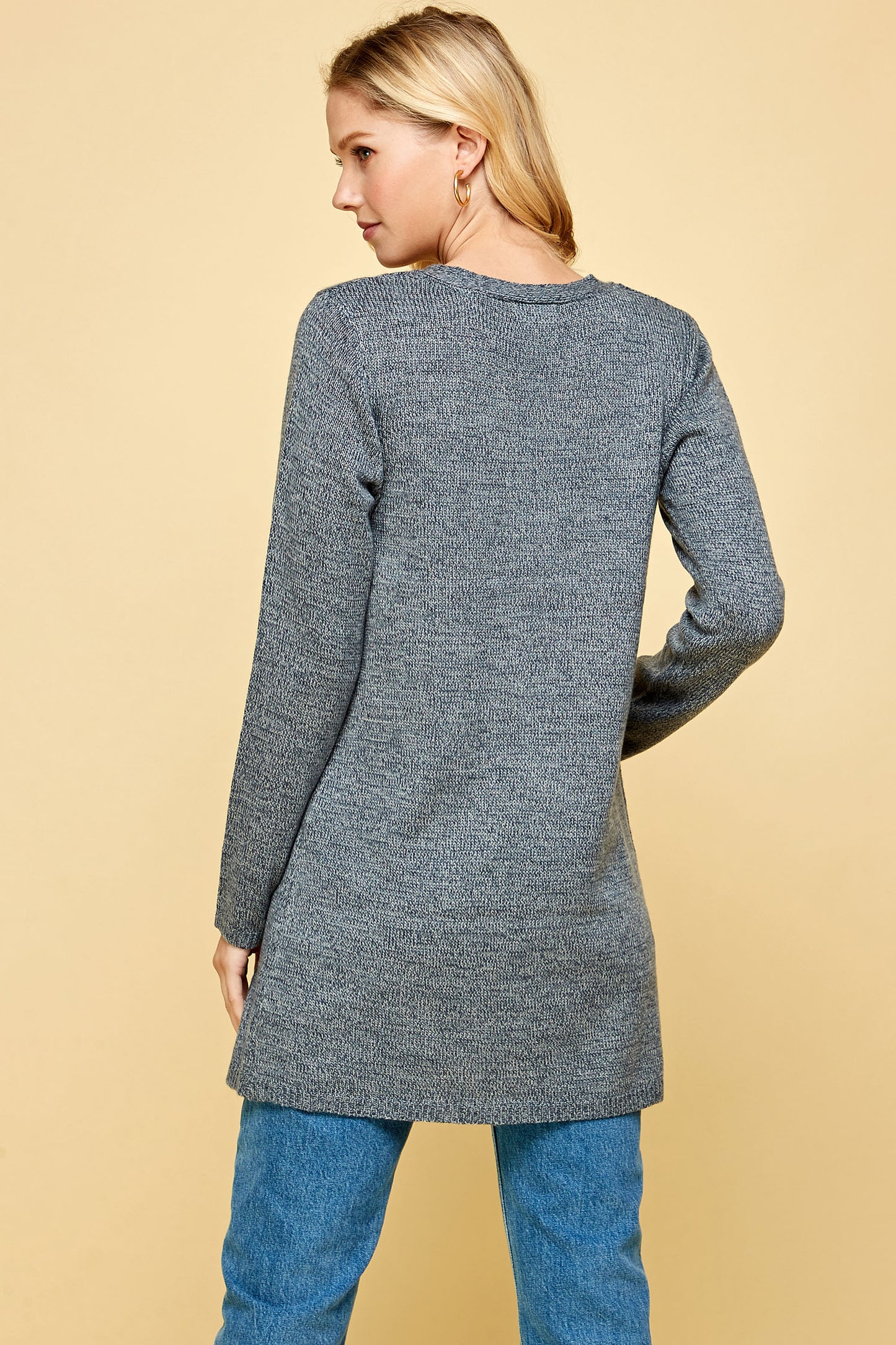 BUTTON FRONT V-NECK KNIT CARDIGAN IN GREY