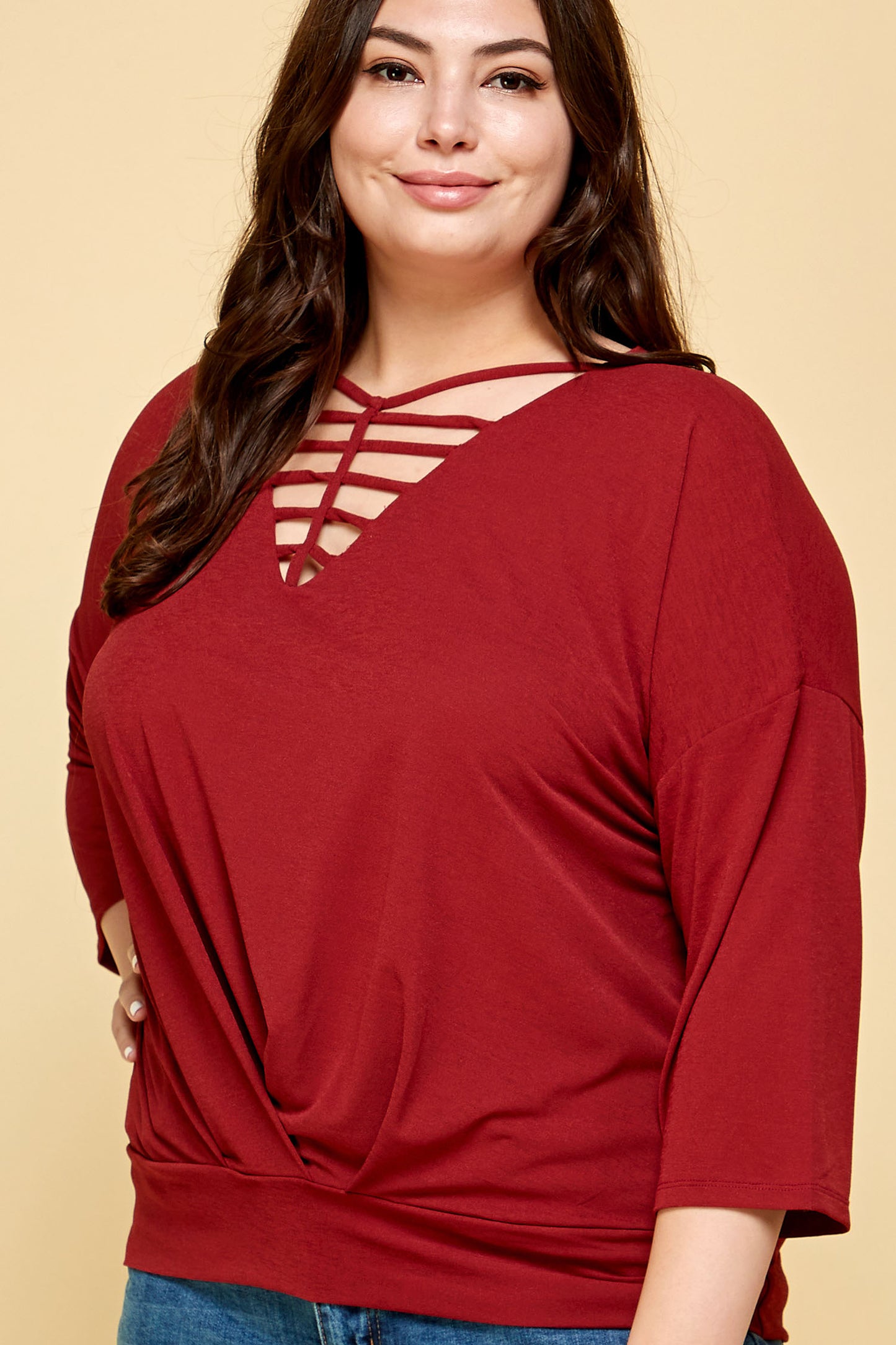 PLUS SIZE CUTOUT TOP IN RED
