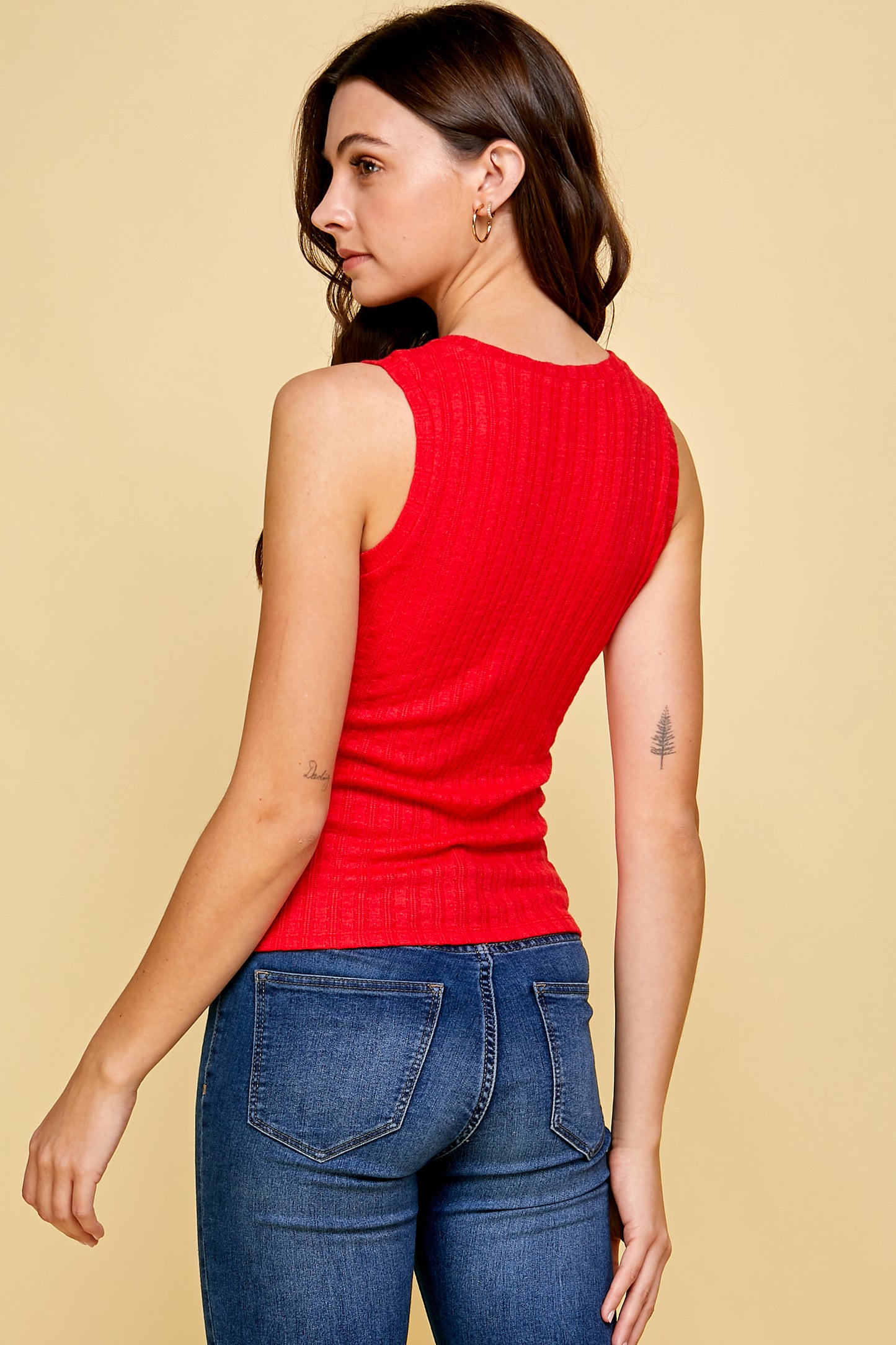 RED MIXED KNIT TANK WITH BUTTON CLOSURE DETAIL